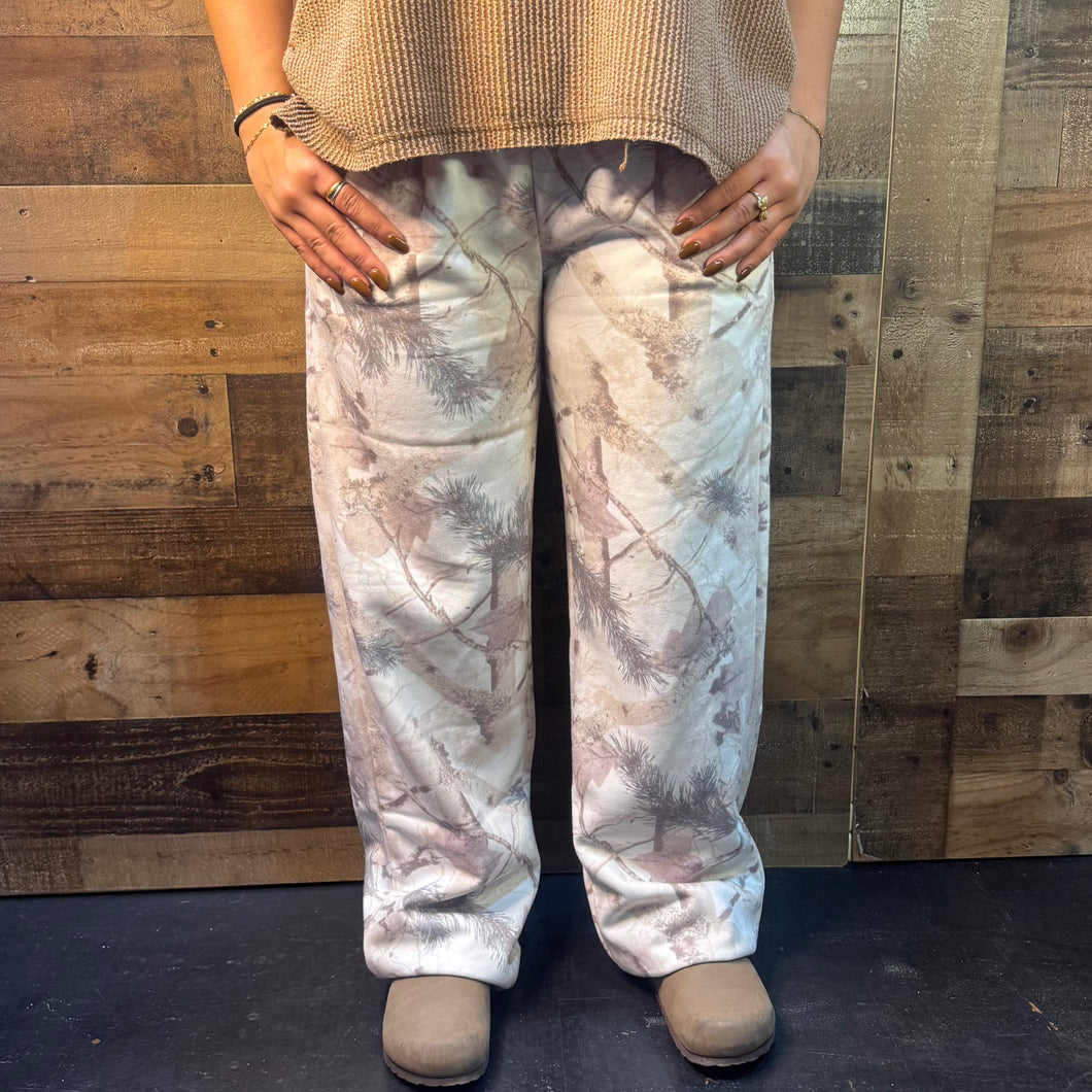 VIRAL WHITE CAMO PANTS | S-L | $32 | TNG